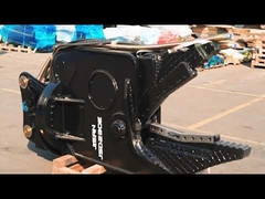 Demontaż samochodu z hydraulicznym ścinaniem koparki